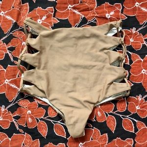 Acacia Swimwear NWOT Queens Bottoms size Small